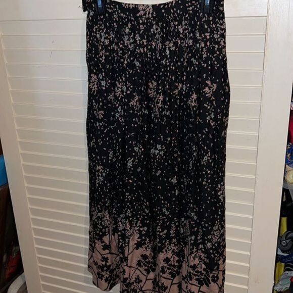 Classic 1980s Floral pleated skirt - Picture 1 of 7